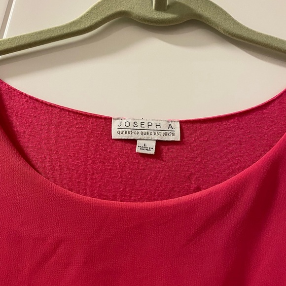 Joseph A Fuscia flattering top - Picture 2 of 4